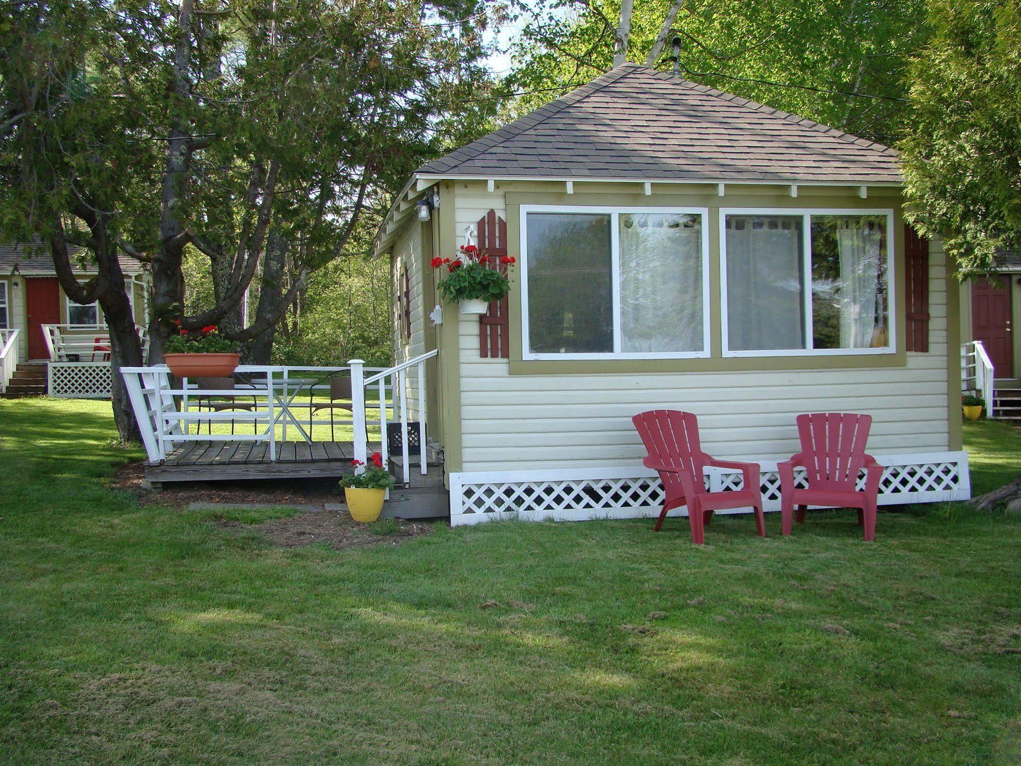 Bay Leaf Cottages & Bistro Линкълнвил Екстериор снимка