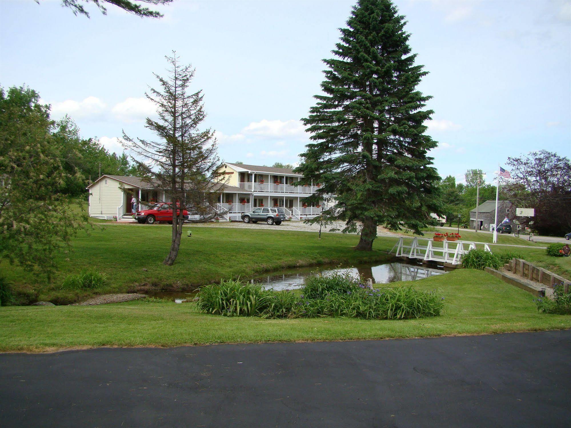 Bay Leaf Cottages & Bistro Линкълнвил Екстериор снимка
