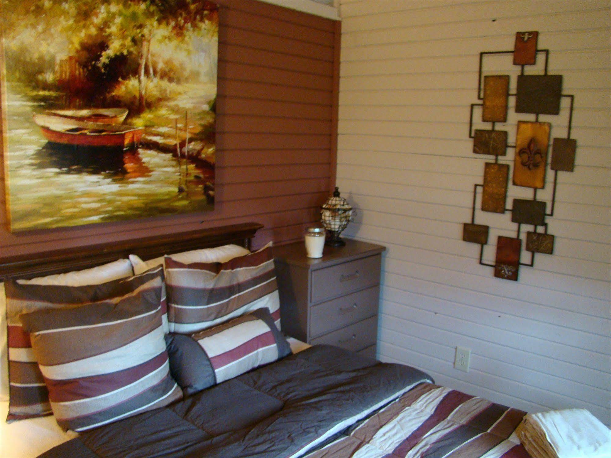 Bay Leaf Cottages & Bistro Линкълнвил Екстериор снимка